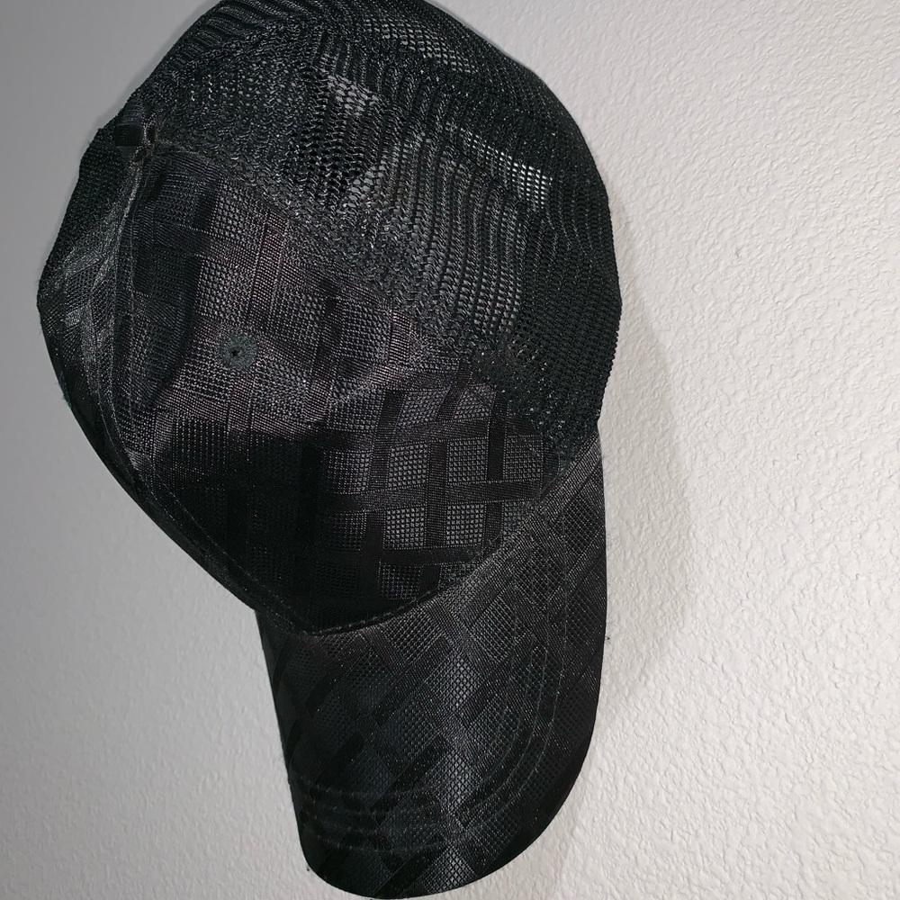 Women’s Black hat